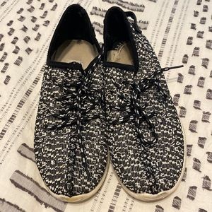 Black and white sneaker